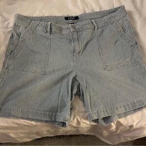 Chaps Women's Light Blue Pinstripe Shorts